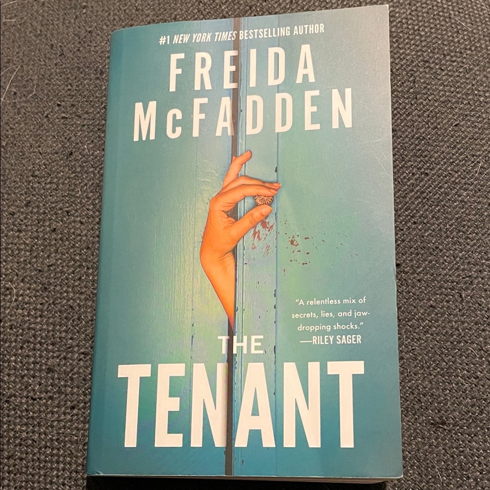 🔥 2/$29 - Freida McFadden 'The Tenant' Book